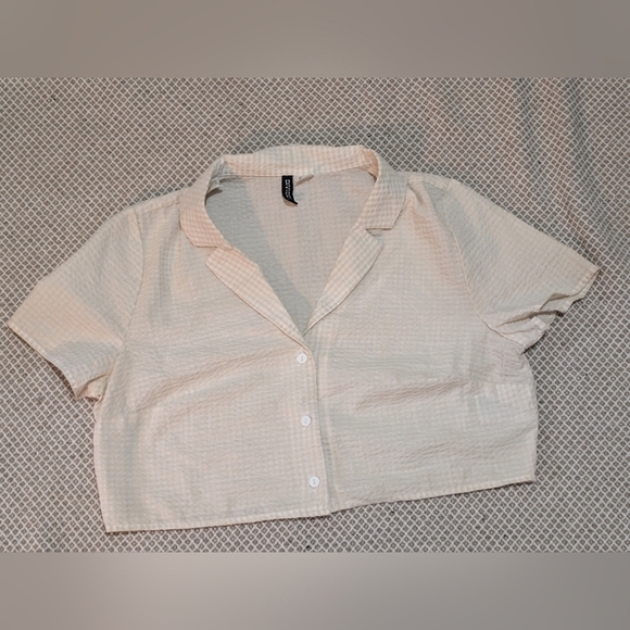 H&M Divided Cream Textured Button-Down Shirt - Picture 6 of 12